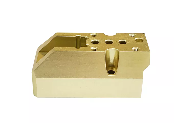 Core cavity components of bras